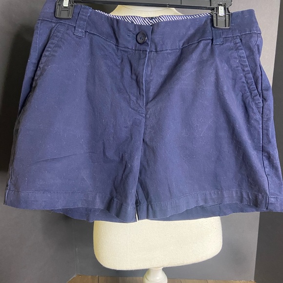 Crown & Ivy size 4 navy blue khaki shorts - Picture 3 of 3